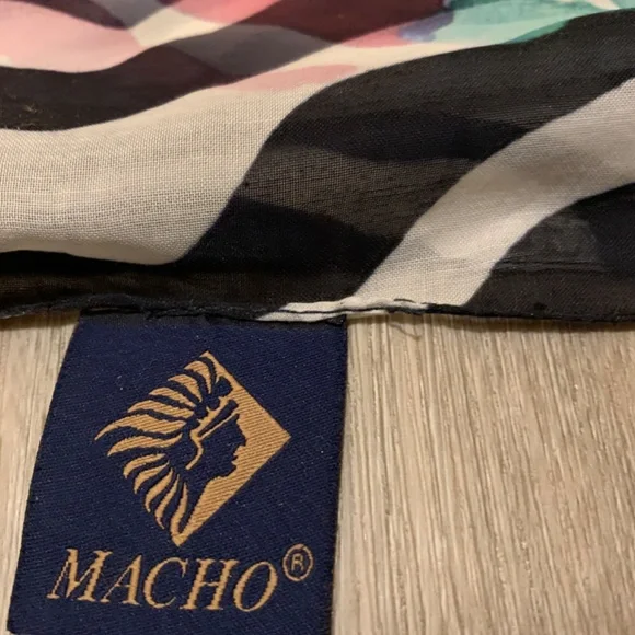 Scarf - Picture 6 of 8